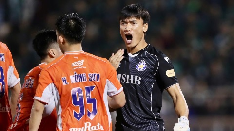 Penalty tạo nên người hùng Bùi Tiến Dũng